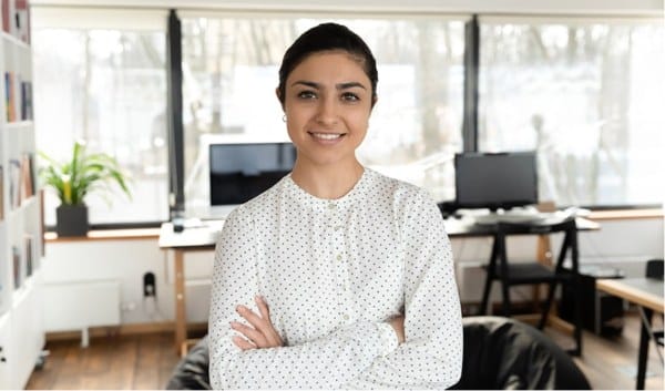 Image overlay example before hover